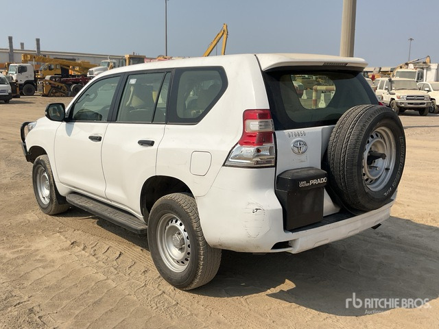 2015 Toyota Prado TX 150L 4x4 SUV - SUV: תמונה 4 2015 Toyota Prado TX 150L 4x4 SUV - SUV: תמונה 4