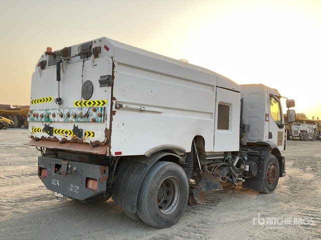 2016 Renault D18 Elgin on Sweeper Truck - מטאטא כבישים: תמונה 4 2016 Renault D18 Elgin on Sweeper Truck - מטאטא כבישים: תמונה 4