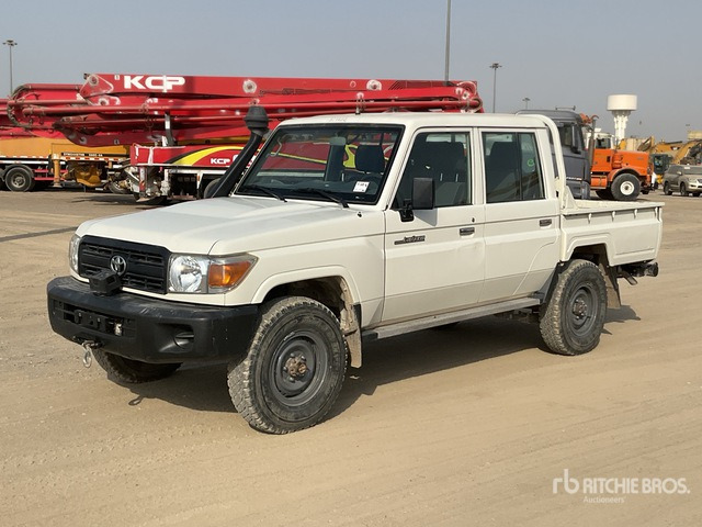 2016 Toyota Landcruiser 79L 4x4 Crew Cab Pickup - מכסחת תבואה/ עשבים: תמונה 2 2016 Toyota Landcruiser 79L 4x4 Crew Cab Pickup - מכסחת תבואה/ עשבים: תמונה 2