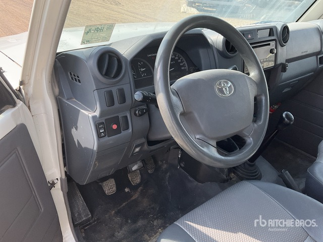 2016 Toyota Landcruiser 79L 4x4 Crew Cab Pickup - מכסחת תבואה/ עשבים: תמונה 5 2016 Toyota Landcruiser 79L 4x4 Crew Cab Pickup - מכסחת תבואה/ עשבים: תמונה 5