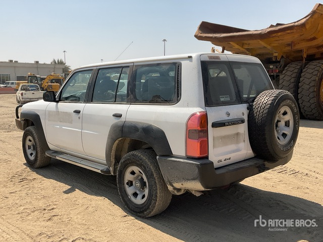 2018 Nissan Patrol GL 4x4 SUV - SUV: תמונה 4 2018 Nissan Patrol GL 4x4 SUV - SUV: תמונה 4