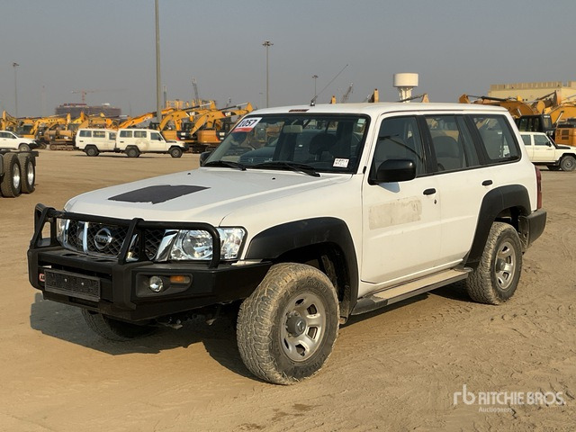 2018 Nissan Patrol GL 4x4 SUV - SUV: תמונה 2 2018 Nissan Patrol GL 4x4 SUV - SUV: תמונה 2