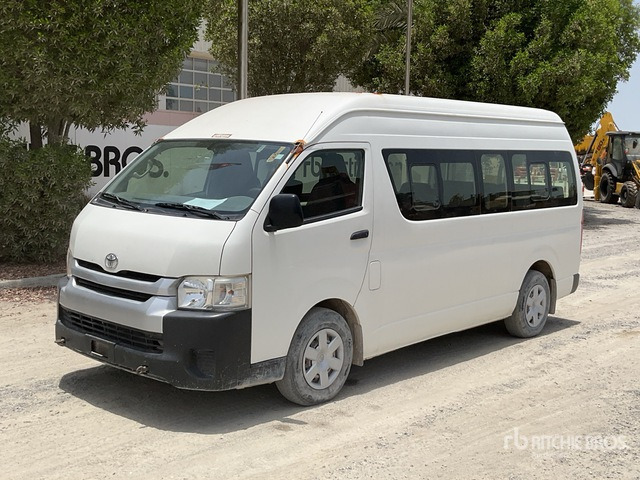 2018 Toyota Hiace High Roof 4x2 16-Seat Mini Bus - אוטובוס: תמונה 2 2018 Toyota Hiace High Roof 4x2 16-Seat Mini Bus - אוטובוס: תמונה 2