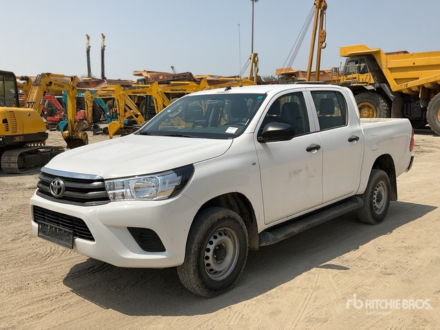 2018 Toyota Hilux 4x4 Crew Cab Pickup - טנדר: תמונה 2 2018 Toyota Hilux 4x4 Crew Cab Pickup - טנדר: תמונה 2