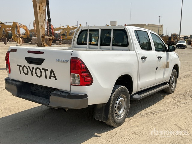 2018 Toyota Hilux 4x4 Crew Cab Pickup - טנדר: תמונה 4 2018 Toyota Hilux 4x4 Crew Cab Pickup - טנדר: תמונה 4
