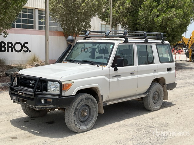 2018 Toyota Land Cruiser 76L 4x4 SUV - SUV: תמונה 1 2018 Toyota Land Cruiser 76L 4x4 SUV - SUV: תמונה 1