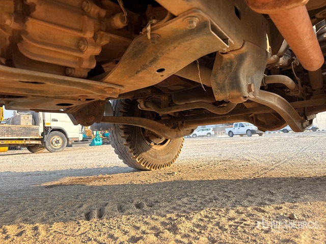 2018 Toyota Land Cruiser 78R 4x4 SUV - SUV: תמונה 5 2018 Toyota Land Cruiser 78R 4x4 SUV - SUV: תמונה 5