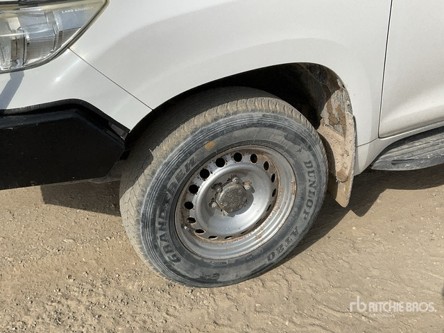 2018 Toyota Prado TX 150L 4x4 SUV - SUV: תמונה 5 2018 Toyota Prado TX 150L 4x4 SUV - SUV: תמונה 5