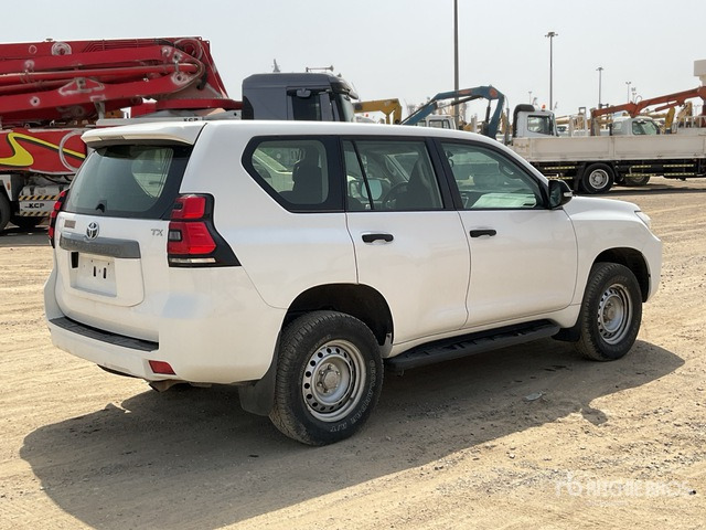 2018 Toyota Prado TX 150L 4x4 SUV - SUV: תמונה 4 2018 Toyota Prado TX 150L 4x4 SUV - SUV: תמונה 4