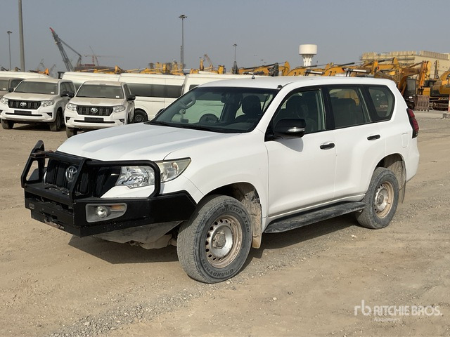 2018 Toyota Prado TX 150L 4x4 SUV - SUV: תמונה 2 2018 Toyota Prado TX 150L 4x4 SUV - SUV: תמונה 2