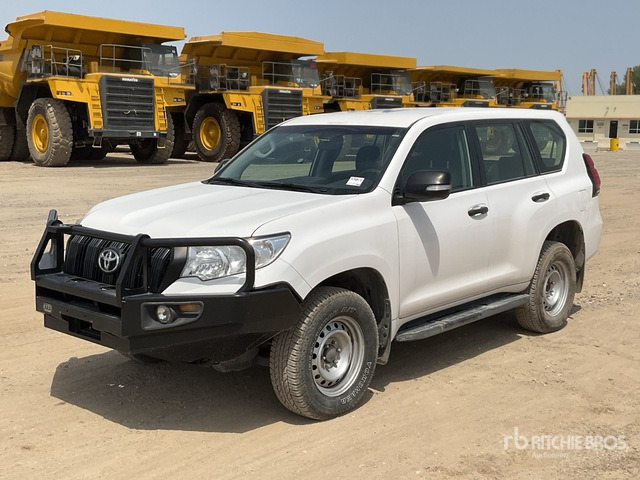 2018 Toyota Prado TX 150L 4x4 SUV - SUV: תמונה 2 2018 Toyota Prado TX 150L 4x4 SUV - SUV: תמונה 2