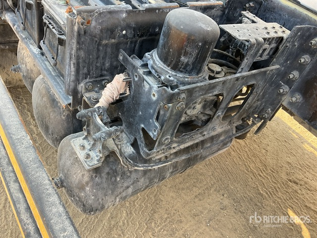 2019 Renault K440 8x4 Twin-Steer Mixer Truck - משאית מערבלת בטון: תמונה 4 2019 Renault K440 8x4 Twin-Steer Mixer Truck - משאית מערבלת בטון: תמונה 4