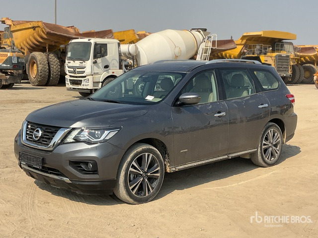 2020 Nissan Pathfinder 4WD Hybrid SUV - SUV: תמונה 1 2020 Nissan Pathfinder 4WD Hybrid SUV - SUV: תמונה 1