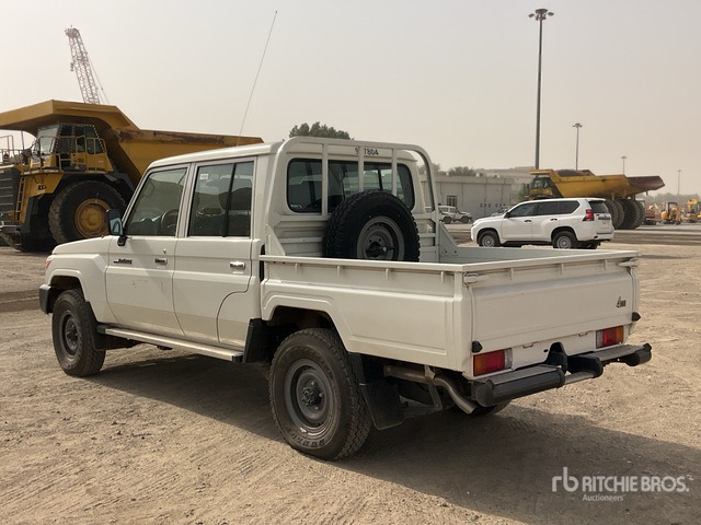 2023 Toyota Land Cruiser 79L 4x4 Crew Cab Pickup - טנדר: תמונה 3 2023 Toyota Land Cruiser 79L 4x4 Crew Cab Pickup - טנדר: תמונה 3