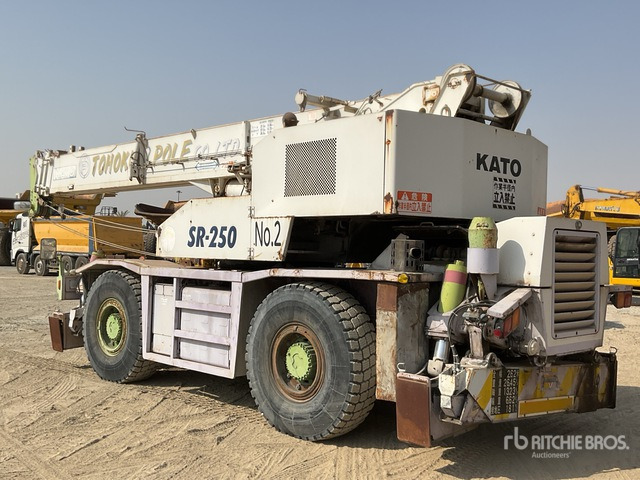 Kato KR25H-V Rough Terrain Crane - עגורן שטח מחוספס: תמונה 4 Kato KR25H-V Rough Terrain Crane - עגורן שטח מחוספס: תמונה 4