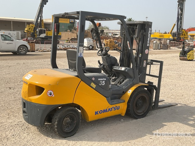 Komatsu FD30T-17 - מלגזת סולר: תמונה 3 Komatsu FD30T-17 - מלגזת סולר: תמונה 3