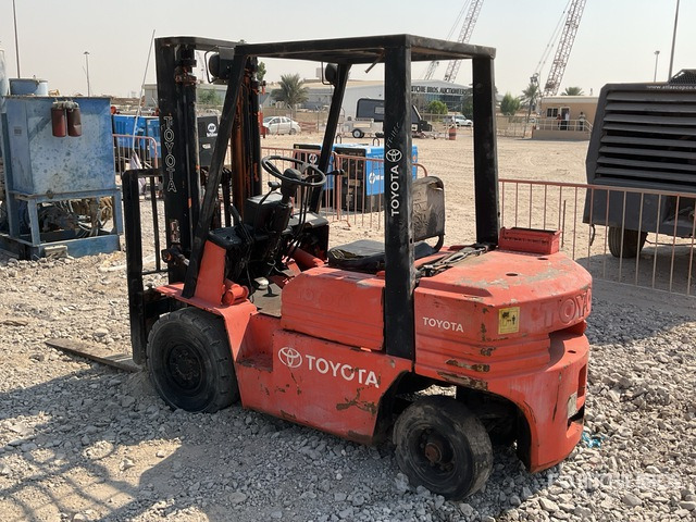 Toyota 02-5FD25 Forklift - מלגזת סולר: תמונה 2 Toyota 02-5FD25 Forklift - מלגזת סולר: תמונה 2
