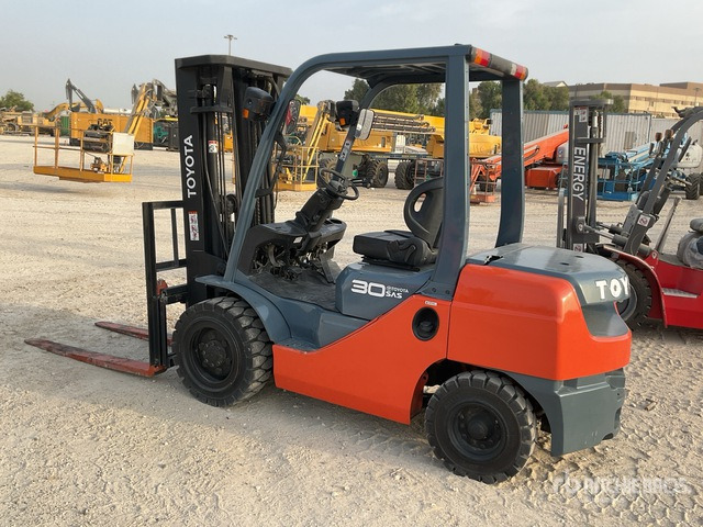 Toyota 72-8FDN30 - מלגזת סולר: תמונה 3 Toyota 72-8FDN30 - מלגזת סולר: תמונה 3