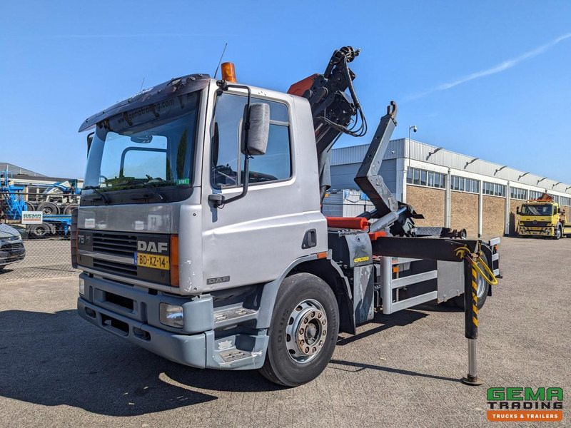 DAF 75.240 4x2 Dagcab Euro1 - Haakarm 14T + Palfinger PK11000 - Afstandsbediening - משאית הרמת וו, משאית מנוף: תמונה 1 DAF 75.240 4x2 Dagcab Euro1 - Haakarm 14T + Palfinger PK11000 - Afstandsbediening - משאית הרמת וו, משאית מנוף: תמונה 1