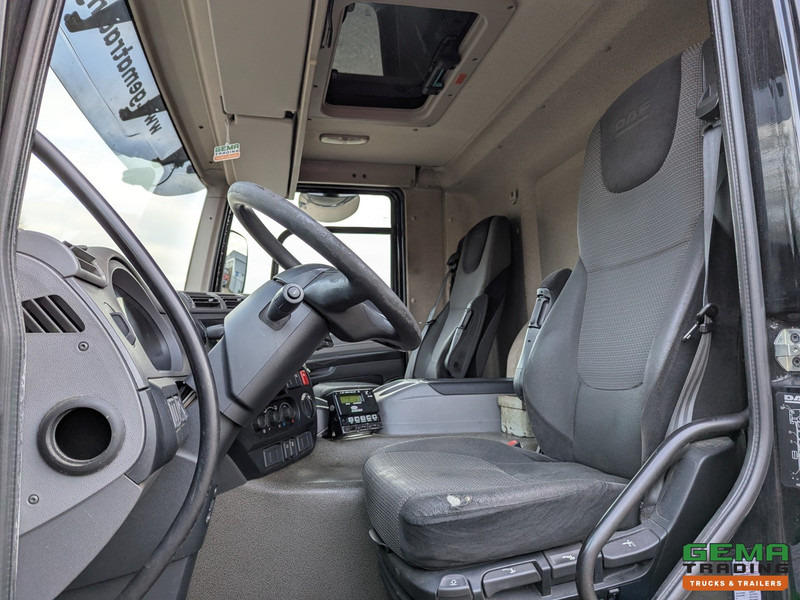 Interior photo 1: משאית קירור DAF CF 250 FA 4x2 DayCab Euro6 - Koel-VriesBak 7.5m + Carrier Supra 850MT + Laadklep 2000kg