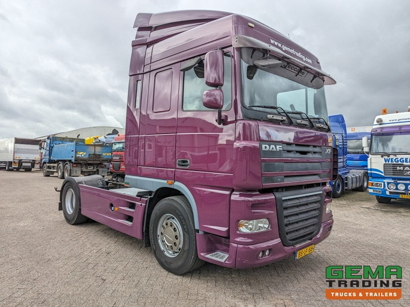 DAF FT XF105.410 4x2 Euro5 FT XF105.410 4x2 SpaceCab Euro5 - Side Skirts - Spare Wheel - Original Holland truck - יחידת טרקטור: תמונה 2 DAF FT XF105.410 4x2 Euro5 FT XF105.410 4x2 SpaceCab Euro5 - Side Skirts - Spare Wheel - Original Holland truck - יחידת טרקטור: תמונה 2