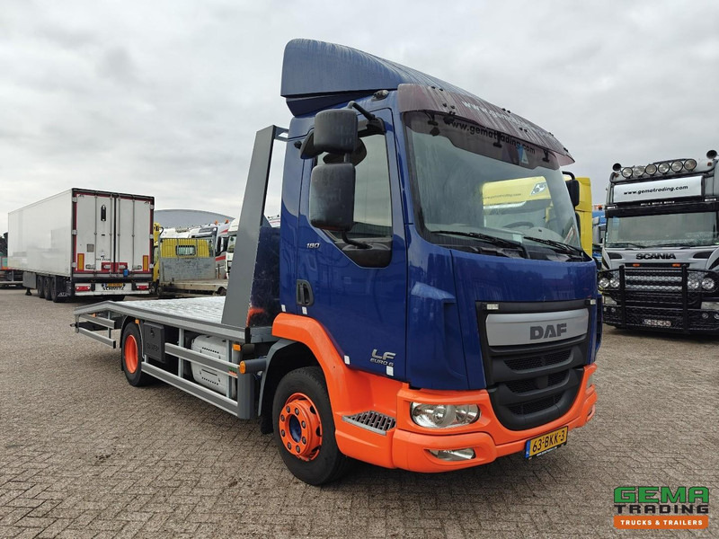 DAF LF 180 FA 4x2 Dagcab Euro6C - Oprijwagen/Machine transporter 5.3m + Lier 5900kg - Trekhaak - 09/2026 APK - NieuweOPbouw! - משאית הובלה אוטומטית: תמונה 3 DAF LF 180 FA 4x2 Dagcab Euro6C - Oprijwagen/Machine transporter 5.3m + Lier 5900kg - Trekhaak - 09/2026 APK - NieuweOPbouw! - משאית הובלה אוטומטית: תמונה 3