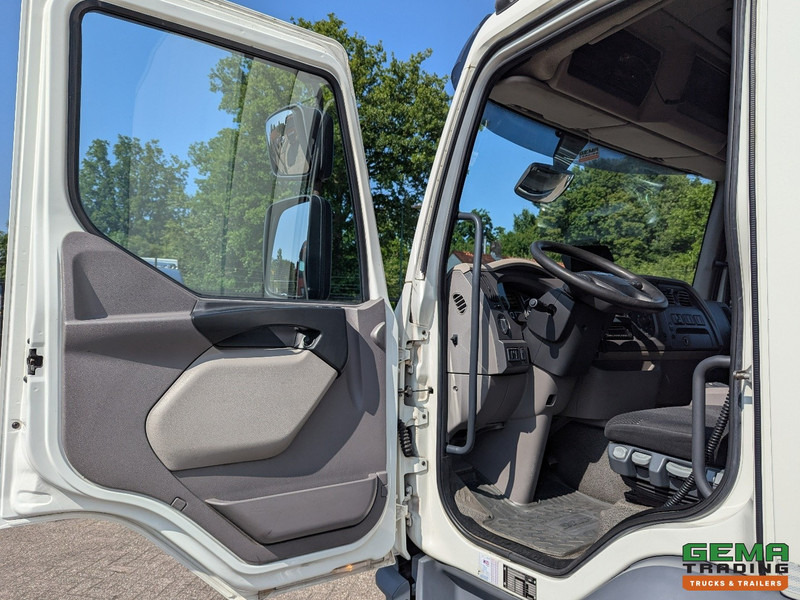 משאית קירור DAF LF 210 FA 4x2 Slaapcab Euro6 - Koelbak 5.5M + Konvekta/Solar-Koeler + Laadklep 1500KG - Zijdeur - 08/2025 APK: תמונה 12