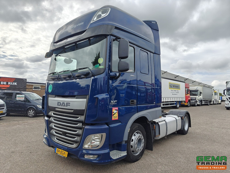 DAF XF 440 FT 4x2 SuperSpaceCab Euro6A - MEGA - Retarder - HandGeschakeld - 316.000KM! - יחידת טרקטור: תמונה 1 DAF XF 440 FT 4x2 SuperSpaceCab Euro6A - MEGA - Retarder - HandGeschakeld - 316.000KM! - יחידת טרקטור: תמונה 1