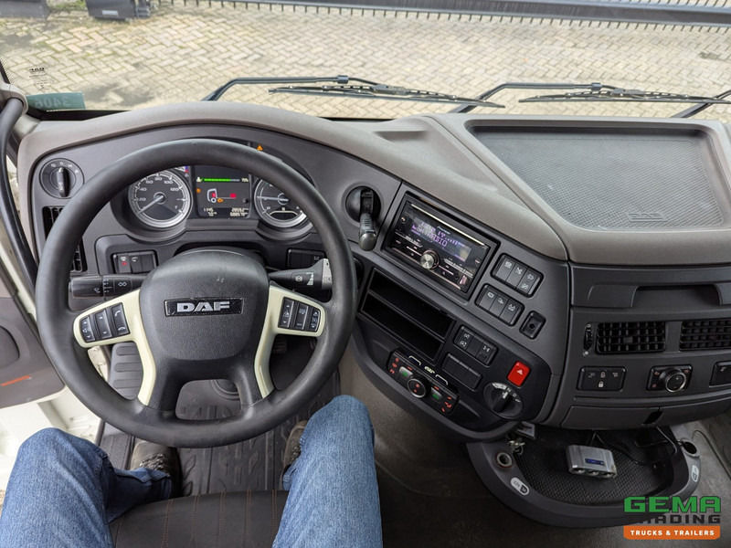 Interior photo 2: יחידת טרקטור DAF XF 480 FT 4x2 Superspacecab Euro6 - PTO Prep - Dubbele Tanks - Climate Control