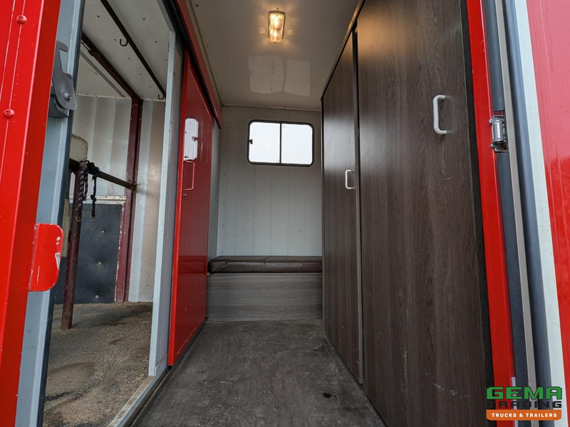 Iveco Tector ML120E24D 4x2 Euro3 DubbelCabine - Paardenwagen 3-Paards - Kleedruimte - Hydraulische klep- TOP! - משאית סוסים: תמונה 5 Iveco Tector ML120E24D 4x2 Euro3 DubbelCabine - Paardenwagen 3-Paards - Kleedruimte - Hydraulische klep- TOP! - משאית סוסים: תמונה 5