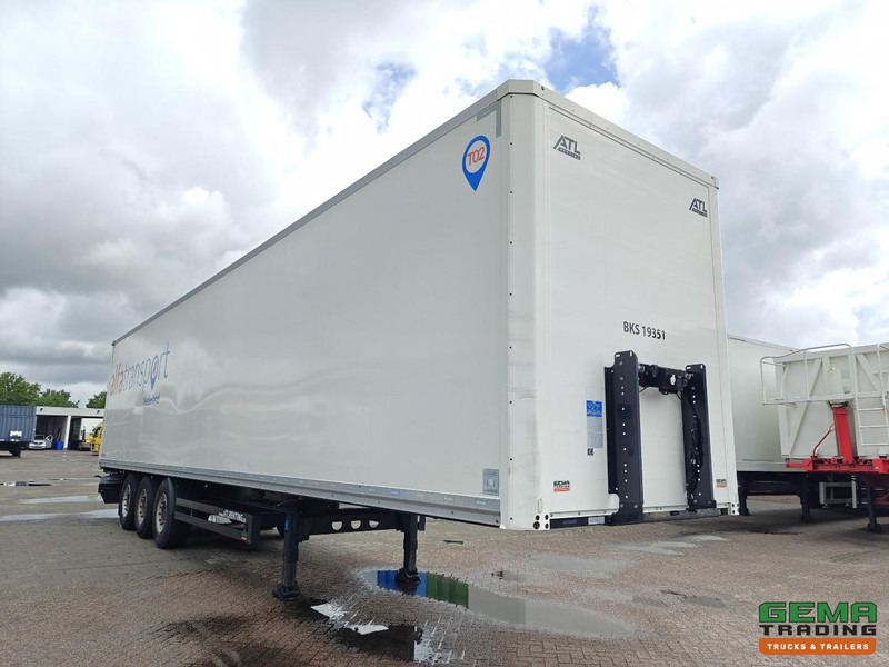 Kögel S24-1 3-Assen SAF - Schijfremmen - Gesloten Opbouw - סמיטריילר בתיבה סגורה: תמונה 5 Kögel S24-1 3-Assen SAF - Schijfremmen - Gesloten Opbouw - סמיטריילר בתיבה סגורה: תמונה 5