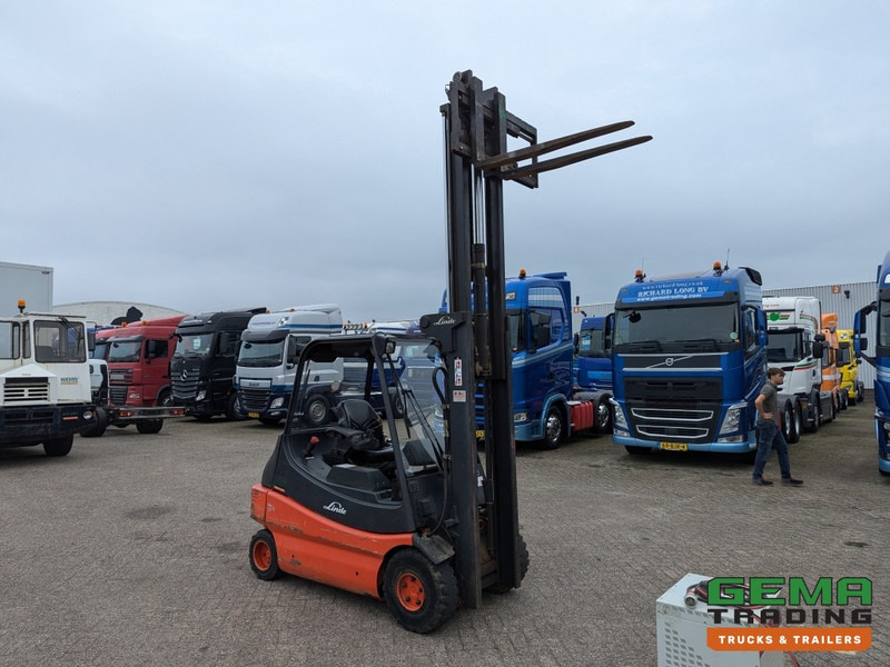 Linde E30 02 - 4058 uur - Duplex Mast - Volrubber Banden - Eurotron 80V-80A Oplader (M34) - מלגזה חשמלית: תמונה 2 Linde E30 02 - 4058 uur - Duplex Mast - Volrubber Banden - Eurotron 80V-80A Oplader (M34) - מלגזה חשמלית: תמונה 2