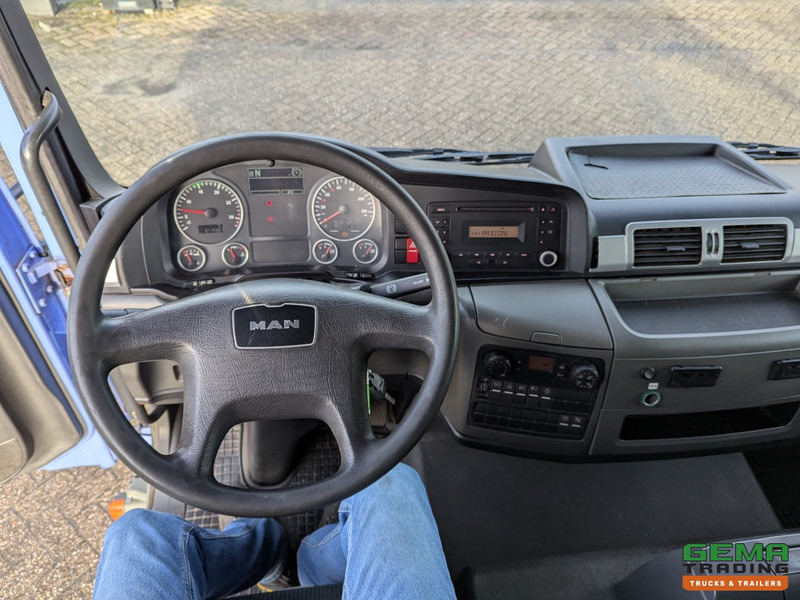 Interior photo 1: הַחכָּרָה MAN TGL 7.150 4x2 Dagcabine Euro6 - Camper/Kart/Motor/ Mobiele Werkplaats - Laadklep 750KG - Zonnepaneel MAN TGL 7.150 4x2 Dagcabine Euro6 - Camper/Kart/Motor/ Mobiele Werkplaats - Laadklep 750KG - Zonnepaneel