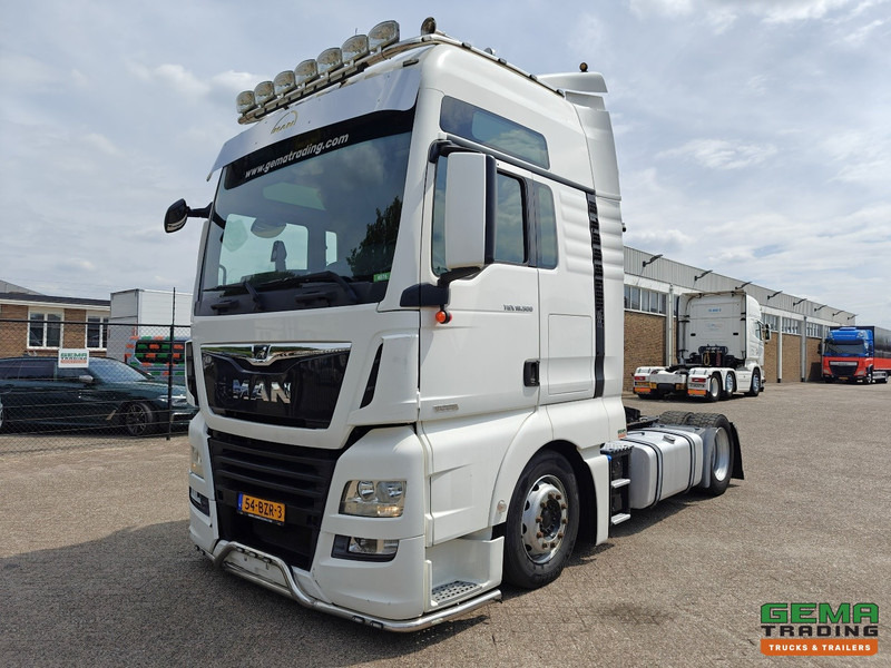 MAN TGX 18.500 4x2 XXL Euro6C - MEGA - Retarder - HefSchotel - Dubbele Tanks - Navi - SMARTtachoV2 - 12/2025 APK - יחידת טרקטור: תמונה 1 MAN TGX 18.500 4x2 XXL Euro6C - MEGA - Retarder - HefSchotel - Dubbele Tanks - Navi - SMARTtachoV2 - 12/2025 APK - יחידת טרקטור: תמונה 1