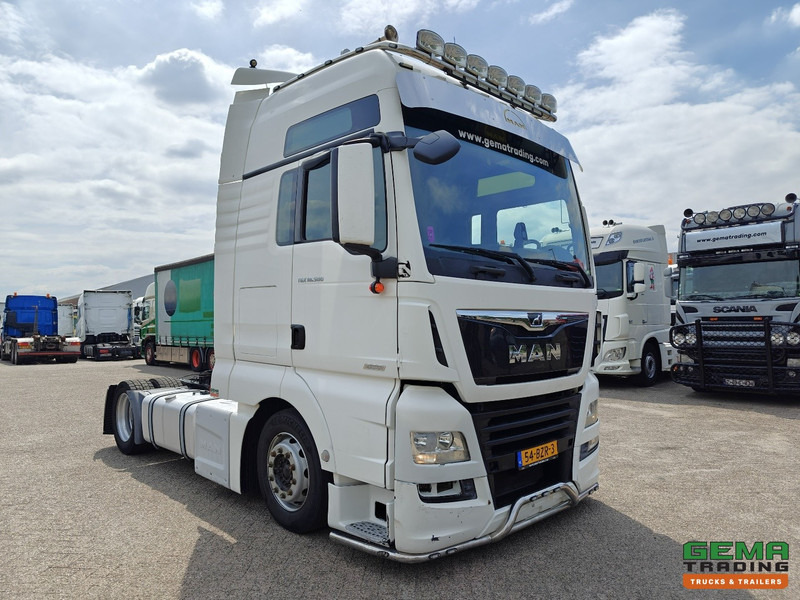 MAN TGX 18.500 4x2 XXL Euro6C - MEGA - Retarder - HefSchotel - Dubbele Tanks - Navi - SMARTtachoV2 - 12/2025 APK - יחידת טרקטור: תמונה 2 MAN TGX 18.500 4x2 XXL Euro6C - MEGA - Retarder - HefSchotel - Dubbele Tanks - Navi - SMARTtachoV2 - 12/2025 APK - יחידת טרקטור: תמונה 2