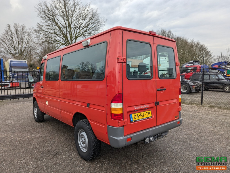 Mercedes-Benz 316 CDI 4x4 Euro3 - 59.000km - 9 Persoons - Lier - 3 Sperren! Hoge en Lage Gearing - מיניבוס, כלי רכב מסחרי לנוסעים: תמונה 4 Mercedes-Benz 316 CDI 4x4 Euro3 - 59.000km - 9 Persoons - Lier - 3 Sperren! Hoge en Lage Gearing - מיניבוס, כלי רכב מסחרי לנוסעים: תמונה 4