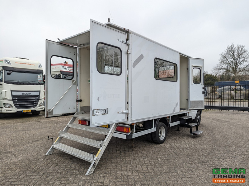 Mercedes-Benz 400-serie 410 D 4x2 Euro2 - Mobiel Kantoor - Standkachel - Hydr. Steunpoten - Eigen Accu's - 26.000KM Origineel - MARGE - כלי רכב מסחרי: תמונה 2 Mercedes-Benz 400-serie 410 D 4x2 Euro2 - Mobiel Kantoor - Standkachel - Hydr. Steunpoten - Eigen Accu's - 26.000KM Origineel - MARGE - כלי רכב מסחרי: תמונה 2