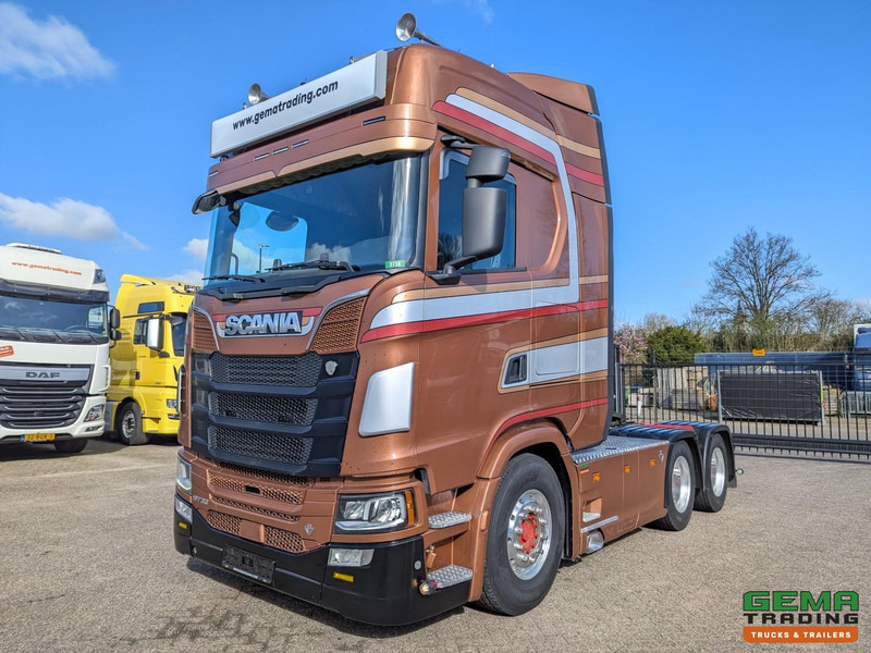Scania S730 6x4 Topline Euro6 - V8 - Retarder - Costum Interior - Vollucht - Alcoa's - יחידת טרקטור: תמונה 1 Scania S730 6x4 Topline Euro6 - V8 - Retarder - Costum Interior - Vollucht - Alcoa's - יחידת טרקטור: תמונה 1