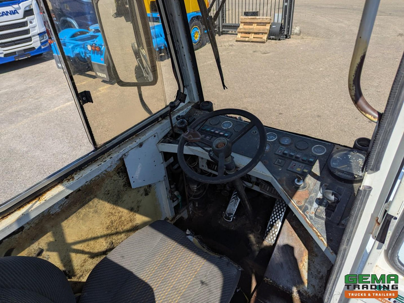 Terberg YT17 MOTOR DEFECT - MMBS Kenteken - טרקטור מסוף: תמונה 5 Terberg YT17 MOTOR DEFECT - MMBS Kenteken - טרקטור מסוף: תמונה 5