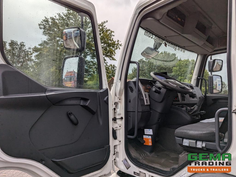 הַחכָּרָה Volvo FL290 4x2 Dagcab Euro5 18T - Handgeschakeld - Koel-VriesBak 8.40M - Frigo Block - Laadklep 1500KG Volvo FL290 4x2 Dagcab Euro5 18T - Handgeschakeld - Koel-VriesBak 8.40M - Frigo Block - Laadklep 1500KG: תמונה 11 הַחכָּרָה Volvo FL290 4x2 Dagcab Euro5 18T - Handgeschakeld - Koel-VriesBak 8.40M - Frigo Block - Laadklep 1500KG Volvo FL290 4x2 Dagcab Euro5 18T - Handgeschakeld - Koel-VriesBak 8.40M - Frigo Block - Laadklep 1500KG: תמונה 11