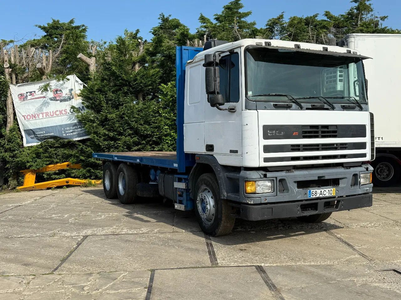 DAF 95.360 ATI 6X2 Chassis ZF Manual Gearbox - משאית צד נופל/ שטוחה: תמונה 1 DAF 95.360 ATI 6X2 Chassis ZF Manual Gearbox - משאית צד נופל/ שטוחה: תמונה 1