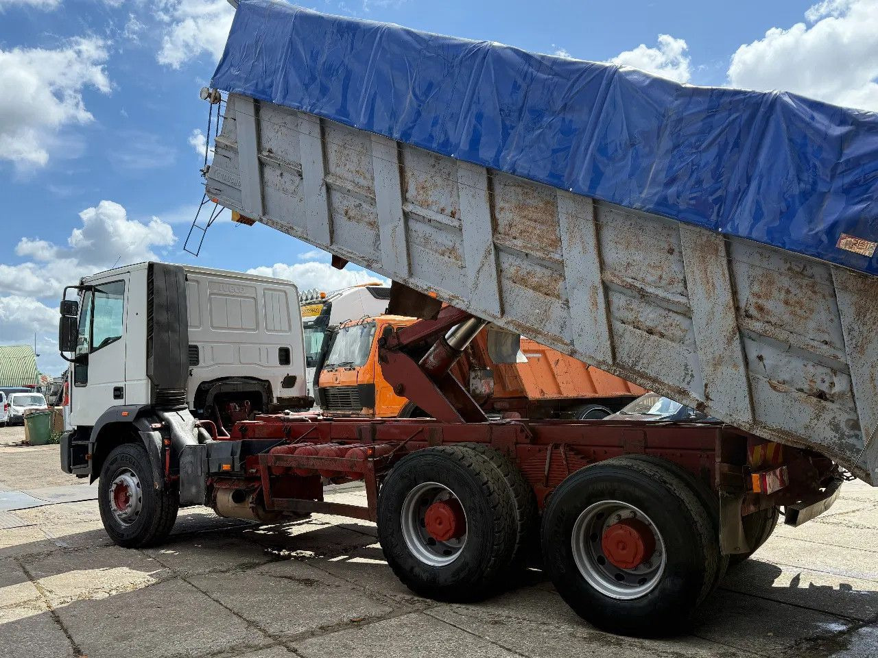 Iveco Eurotrakker 380 E34 6X4 Tipper Spring/Spring Eur - מזהיר: תמונה 3 Iveco Eurotrakker 380 E34 6X4 Tipper Spring/Spring Eur - מזהיר: תמונה 3
