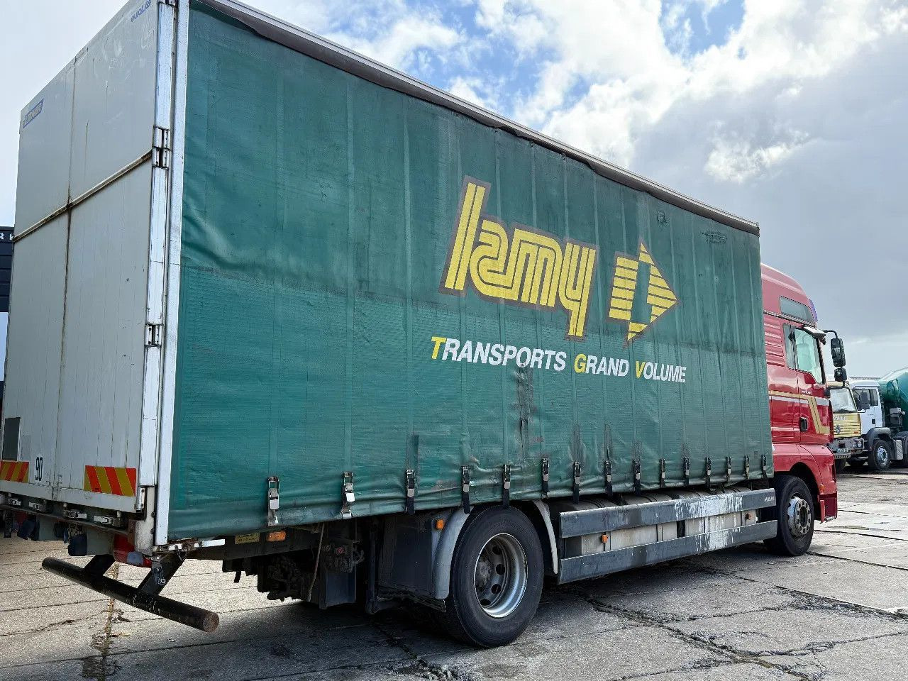MAN TGA 18.440 4X2 BOX Spring/Air EURO3 Retarder ZF - משאית תיבה: תמונה 4 MAN TGA 18.440 4X2 BOX Spring/Air EURO3 Retarder ZF - משאית תיבה: תמונה 4