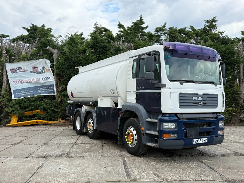 MAN TGA 26.430 6X2 Fuel Tank 21.000L 3 Comp + Pump D20 Engine - משאית מכל, משאית מנוף: תמונה 1 MAN TGA 26.430 6X2 Fuel Tank 21.000L 3 Comp + Pump D20 Engine - משאית מכל, משאית מנוף: תמונה 1