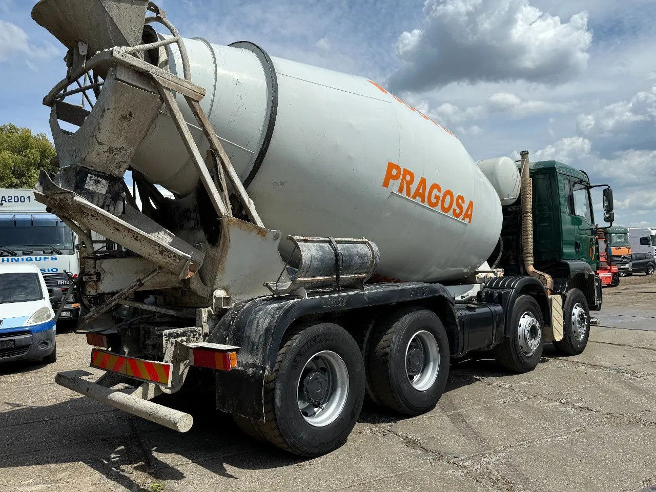 MAN TGA 35.360 8X4 CIFA Beton Mixer Spring/Spring ZF - משאית מערבלת בטון: תמונה 4 MAN TGA 35.360 8X4 CIFA Beton Mixer Spring/Spring ZF - משאית מערבלת בטון: תמונה 4
