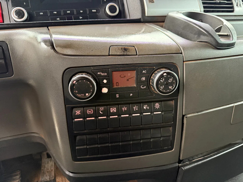 יחידת טרקטור MAN TGX 33.480 6X4 Tractor-unit Spring/Spring Retarder Euro5: תמונה 13 יחידת טרקטור MAN TGX 33.480 6X4 Tractor-unit Spring/Spring Retarder Euro5: תמונה 13