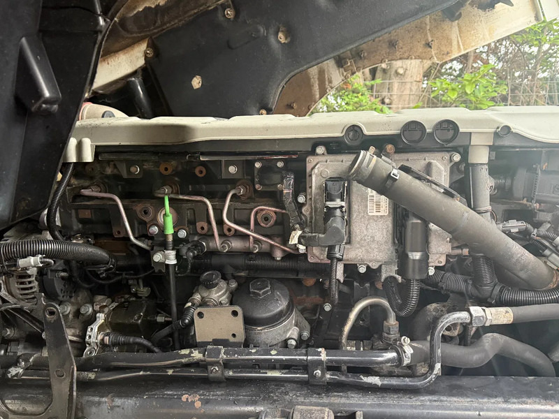 יחידת טרקטור MAN TGX 33.480 6X4 Tractor-unit Spring/Spring Retarder Euro5: תמונה 17 יחידת טרקטור MAN TGX 33.480 6X4 Tractor-unit Spring/Spring Retarder Euro5: תמונה 17