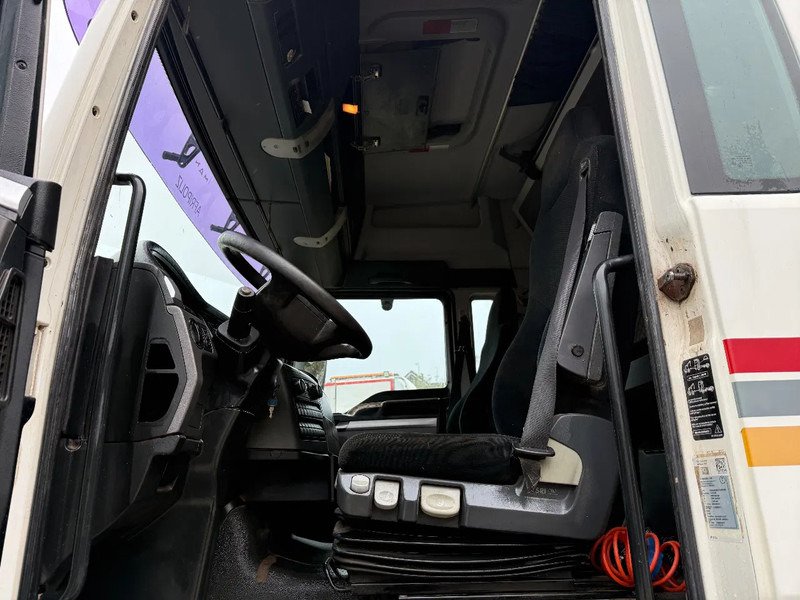 יחידת טרקטור MAN TGX 33.480 6X4 Tractor-unit Spring/Spring Retarder Euro5: תמונה 10 יחידת טרקטור MAN TGX 33.480 6X4 Tractor-unit Spring/Spring Retarder Euro5: תמונה 10