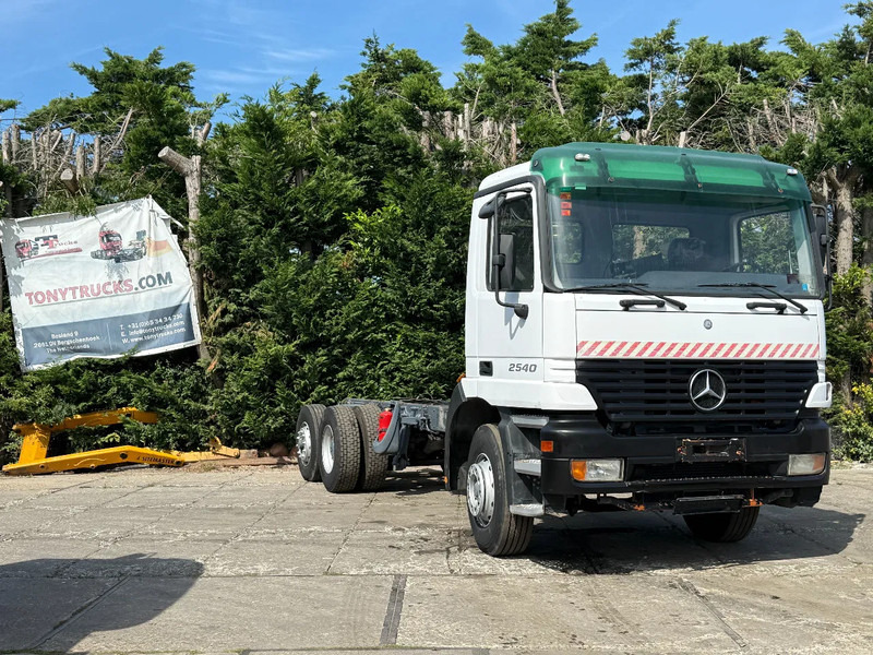 Mercedes-Benz Actros 2540 V6 6X2 Chassis Spring/Air Manual gearbox - משאית עם שלדת תא: תמונה 1 Mercedes-Benz Actros 2540 V6 6X2 Chassis Spring/Air Manual gearbox - משאית עם שלדת תא: תמונה 1