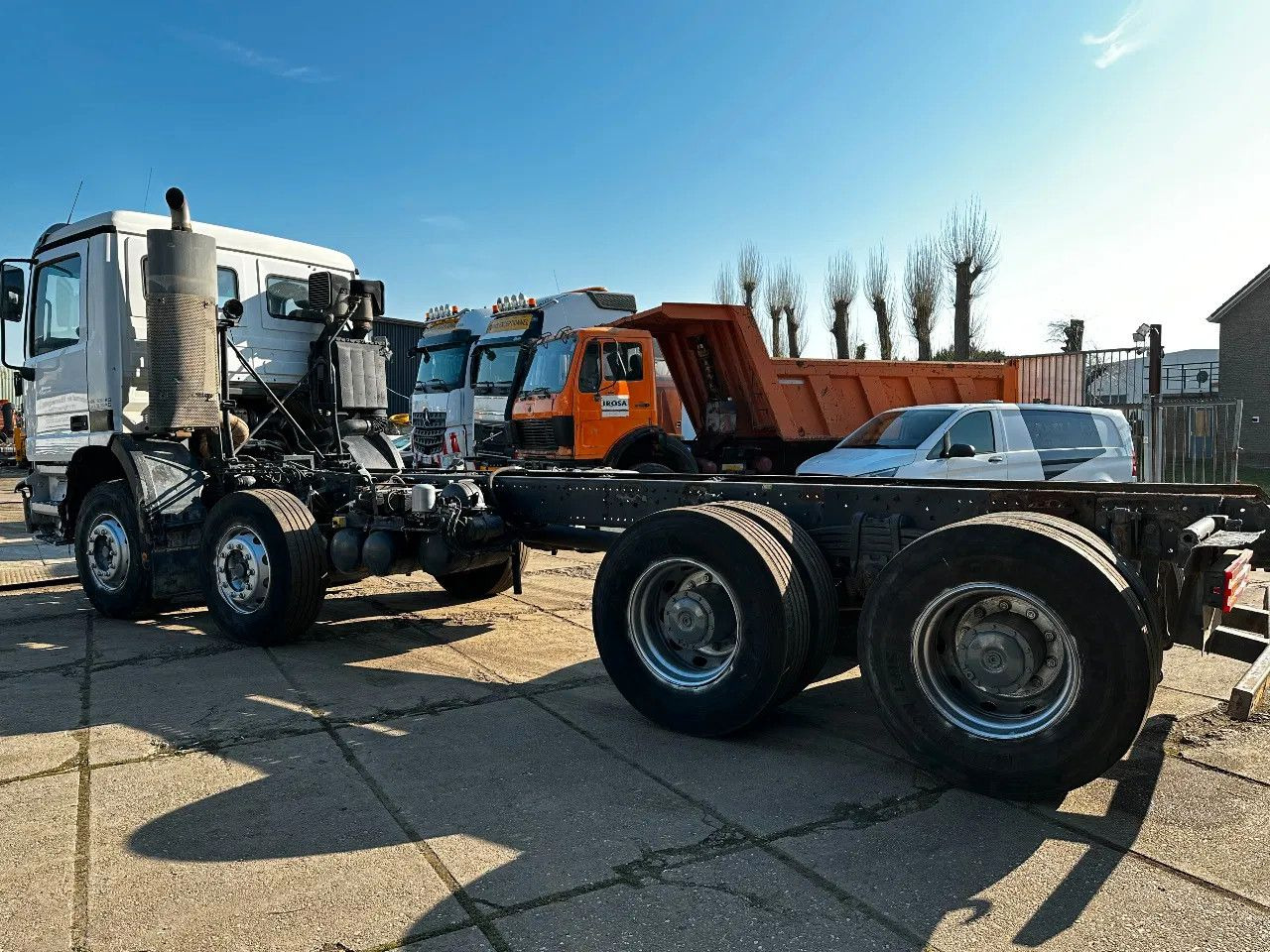 Mercedes-Benz Actros 4140 V6 8X4 Chassis Spring/Spring Big Axl - משאית עם שלדת תא: תמונה 3 Mercedes-Benz Actros 4140 V6 8X4 Chassis Spring/Spring Big Axl - משאית עם שלדת תא: תמונה 3